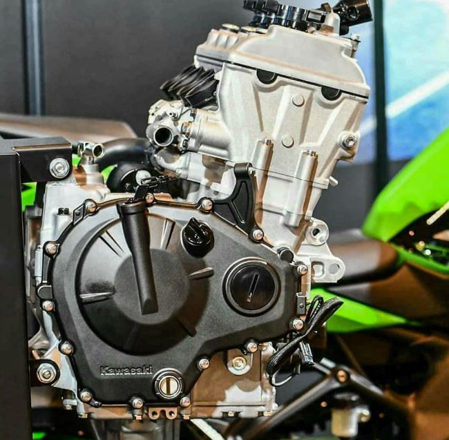 川崎zx25r发动机首次公开亮相具体参数仍未公布