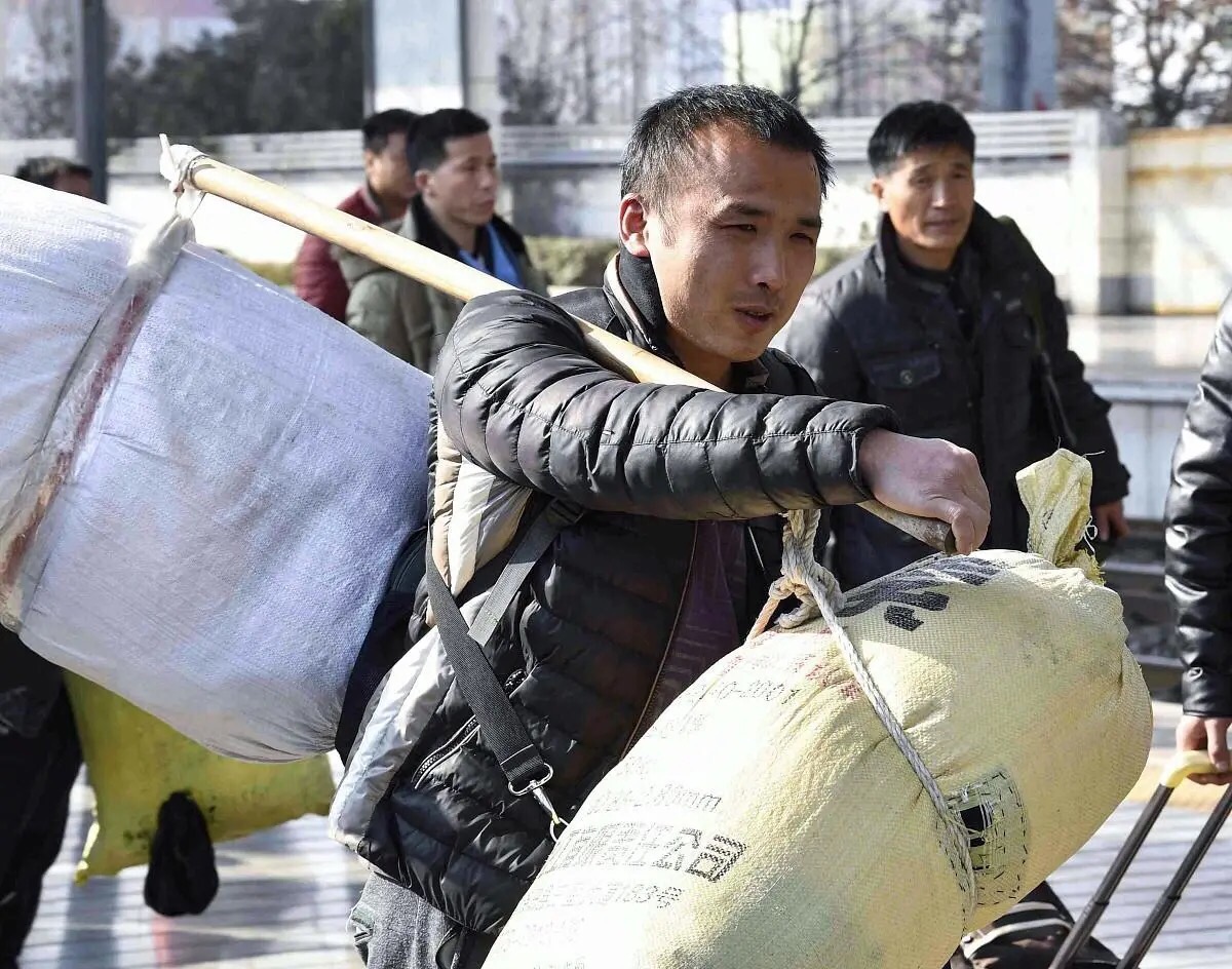延迟复工再升级农民在家没钱没收入啥时能复工答案来了