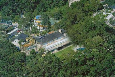 原创杨振宁归根居客厅摆放着一个雕塑它隐藏两个不一般的意义