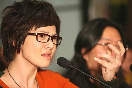 原创柯以敏超级女声做评委说脏话这不是毒舌是没素质