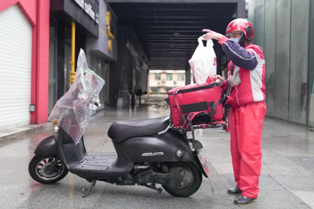 硬核战役爱不打烊肯德基全国驰援一线防疫抗疫人员