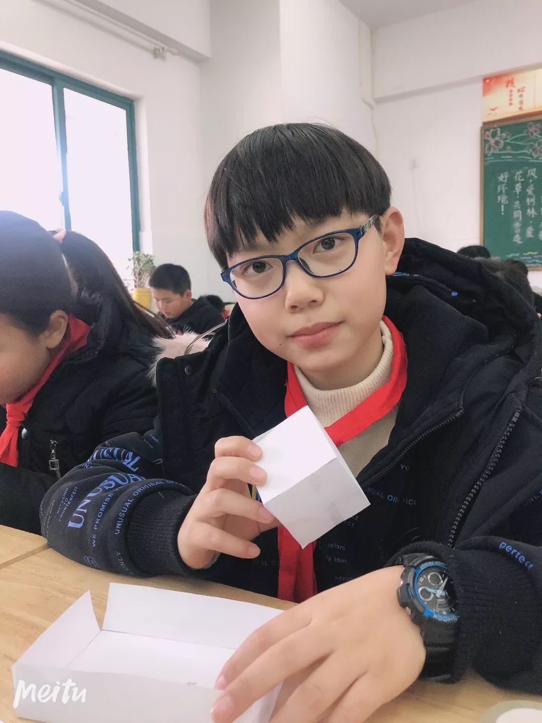 大家好,我是城南实验小学东校区六13班的徐一晗,作为学校最高年级的