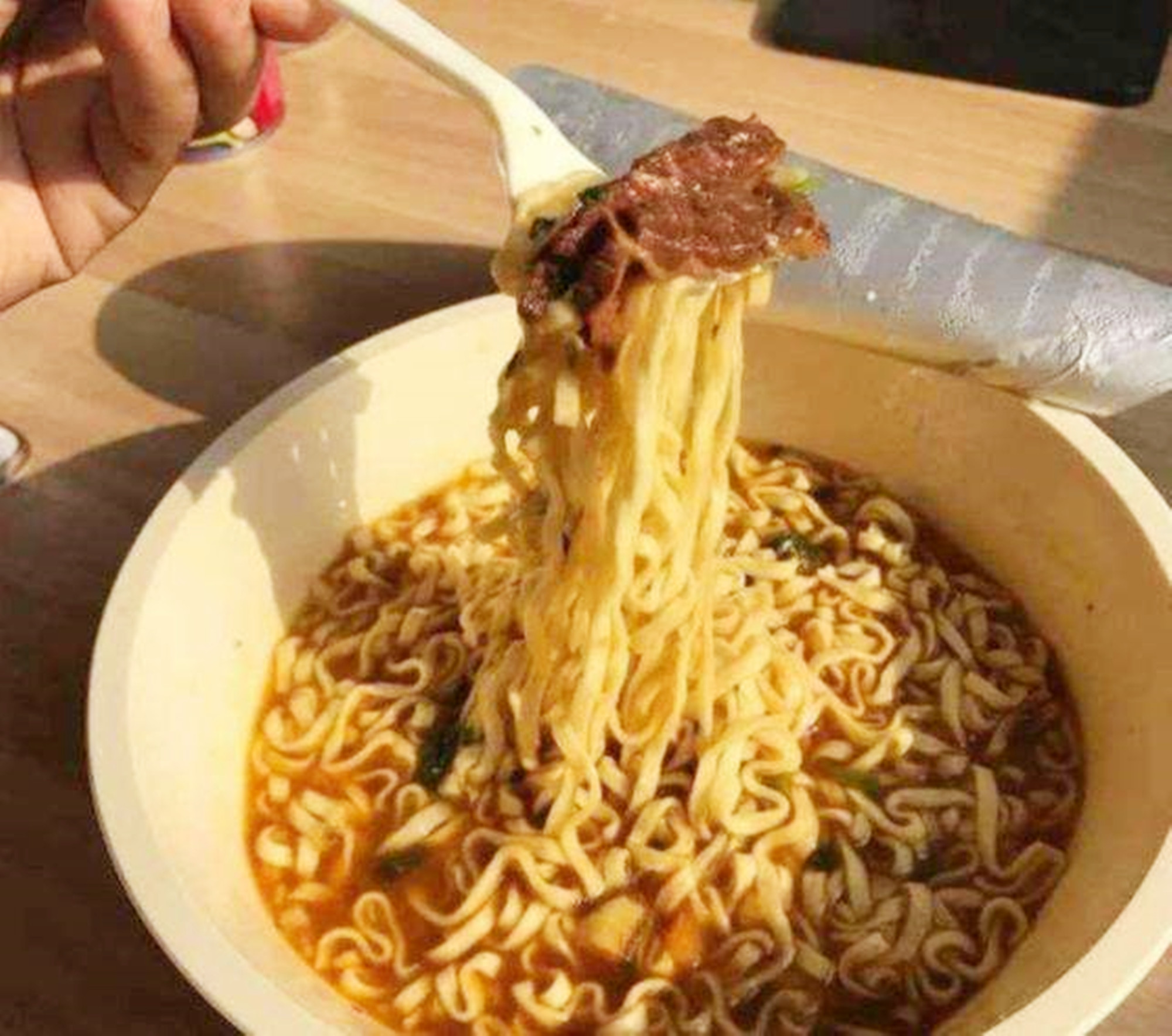 孕妈能吃方便面吗?怀娃忌口太痛苦,医生告诉你这样做比较好