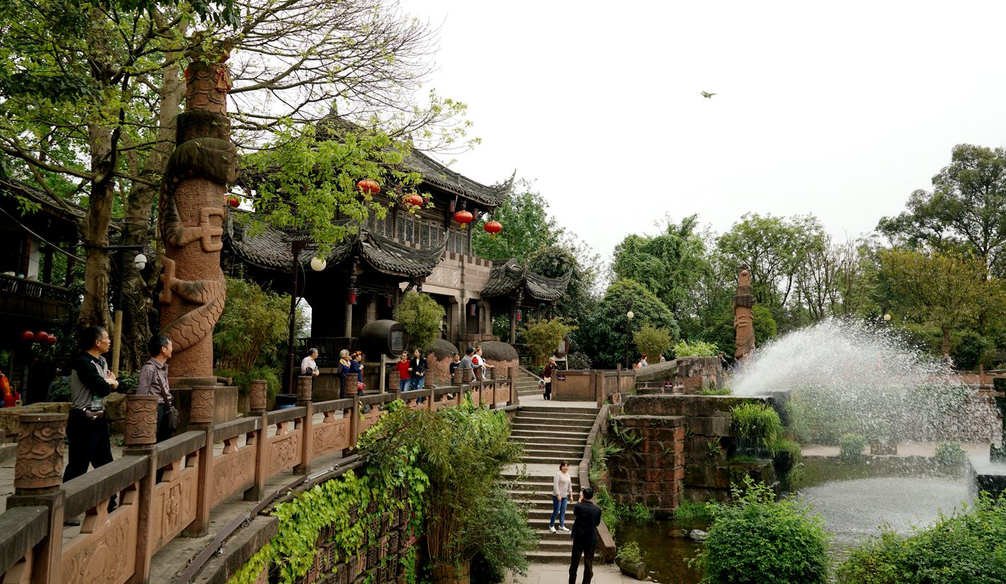 成都有座千年古镇名气不敌江南水乡却被誉为中国的好莱坞