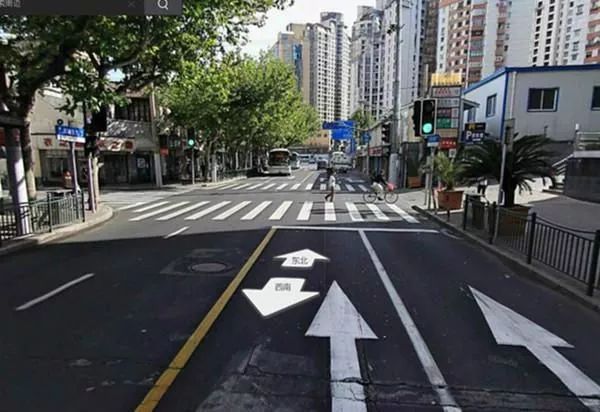 即日起左转车道掉头扣3分罚200元交警怒骂直接吊销