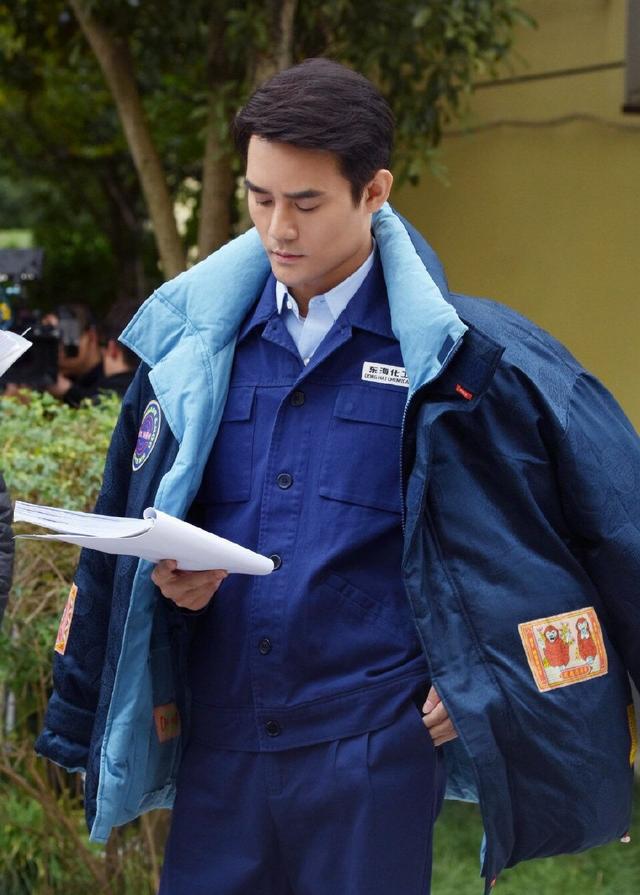 第一部《大江大河》一播出就受到好评,由王凯饰演的宋运辉,凭借着精湛