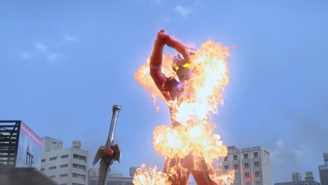 奥特曼:泰迦有三个技能,来源于泰罗的奥特炸弹,都需要火焰附身_射线