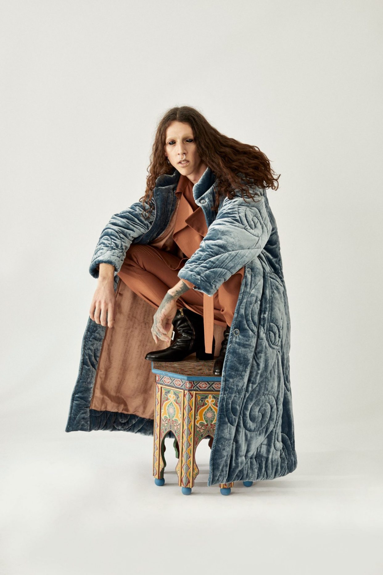 2020秋冬服装viviennewestwood以丰富图腾叠出玩心与酷劲