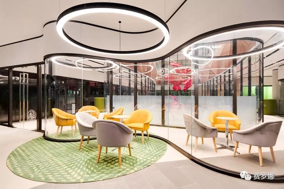 这家商场居然可以随时随地变身为共享式办公空间