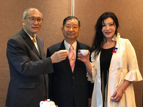享誉国际的艺术家蔡丰名博士经由他的好友韦善迈董事长热忱的大力推荐