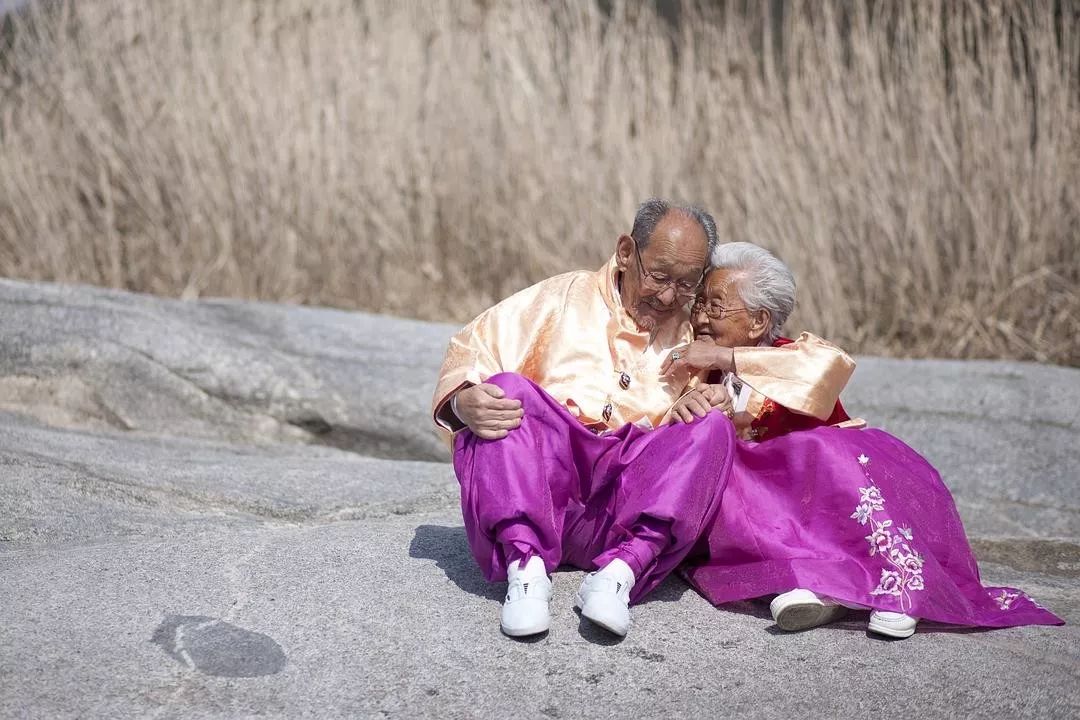 夕陽人生你愛我76年我與你相守一生這對98歲老夫妻的愛情看哭了百萬