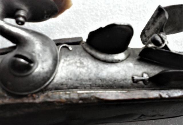 十八世纪的燧发枪工坊手工制作皇家海军标配要自己制作子弹