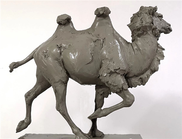 沙漠之舟之二丨田跃民雕塑作品欣赏(泥稿)