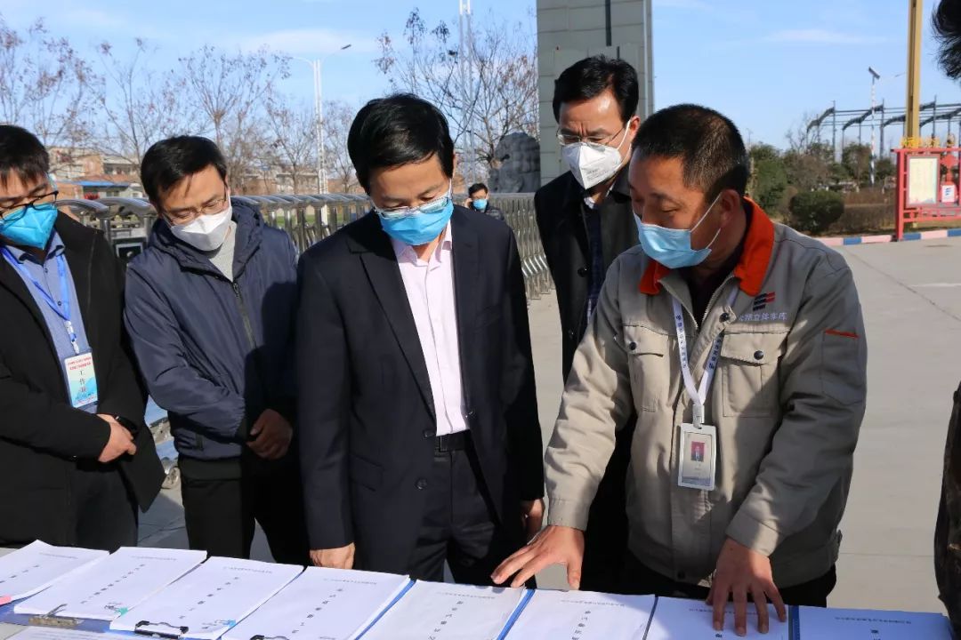 要闻县疫情防控指挥部指挥长县委书记田一泓检查指导企业复工复产和