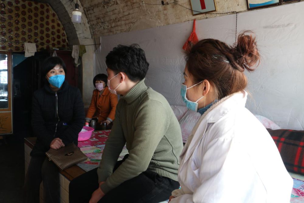 疫情隔离期间的关怀—实地探访交口县温泉乡武汉返乡人员家庭_陈宏