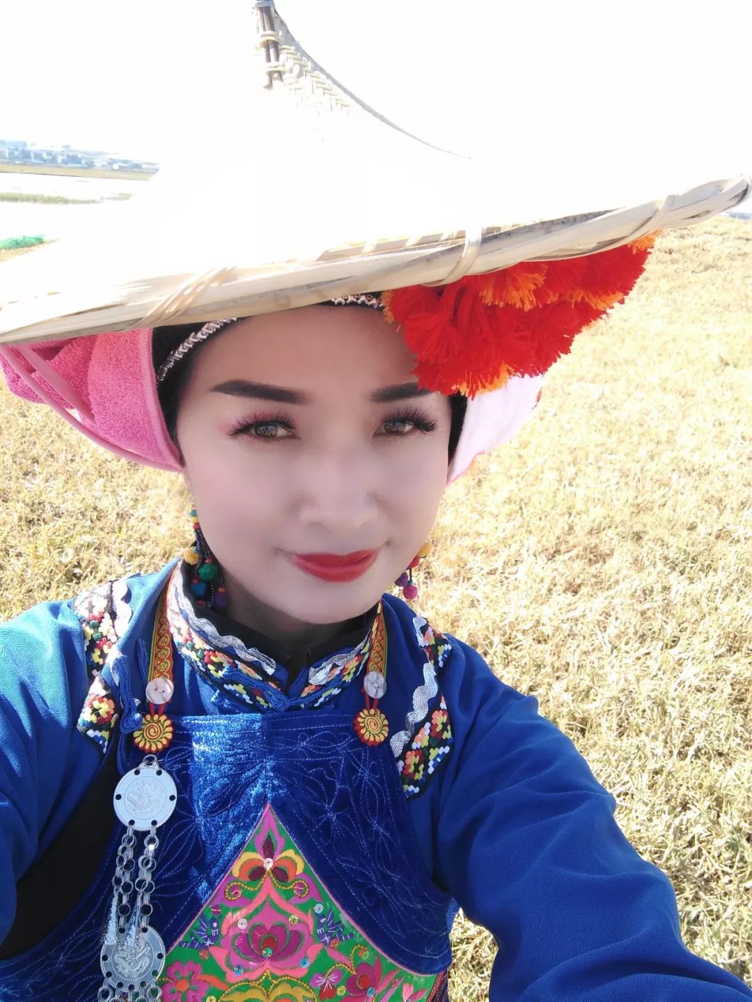 西山上下来的阿姐 首个蒙自彝族尼苏mv
