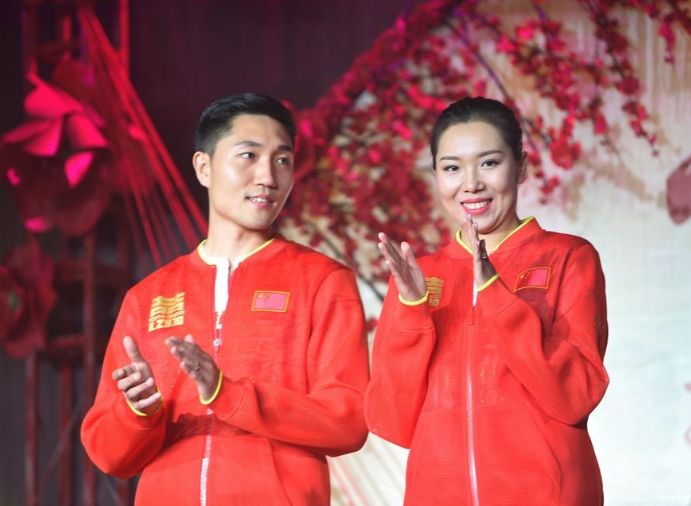 国乒大魔王李晓霞霸气回归,退役后首次出山担任解说_翟一鸣