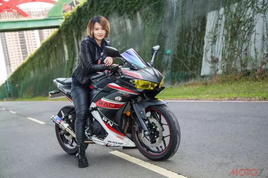 yamahayzfr3被女骑士宠坏的运动轻挡车