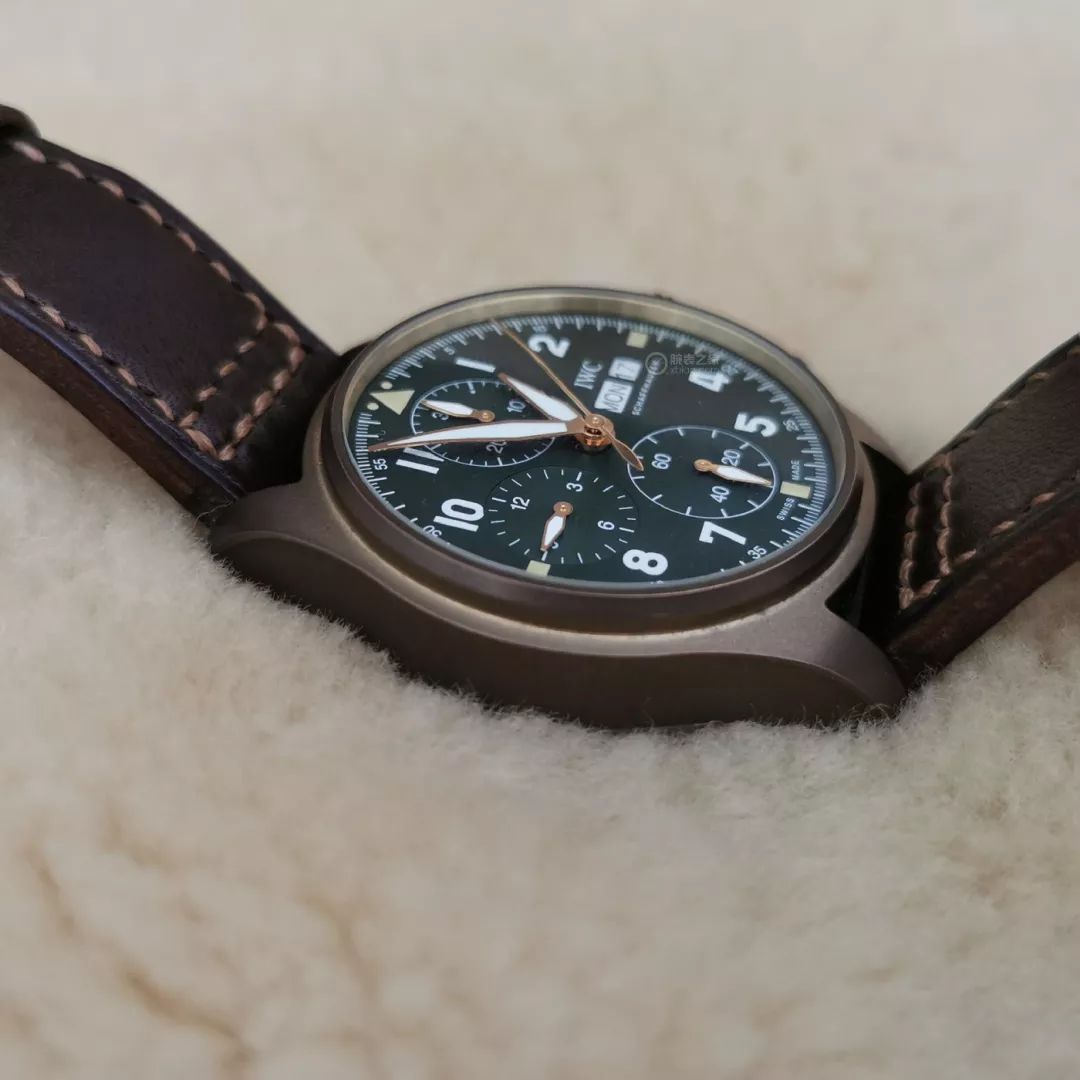 来看看氧化的万国青铜飞计