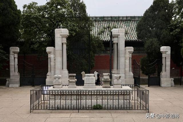 河南安阳袁世凯墓中西古今混搭经历动荡却没有被盗