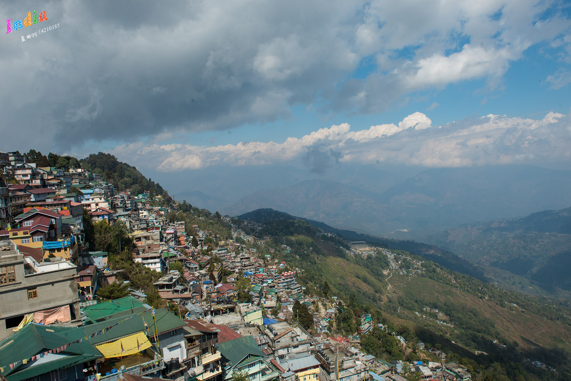 在印度大吉岭旅行时,遇到超级神秘的酒铺,卖酒三哥让人捧腹大笑