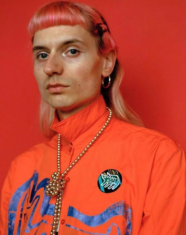 matty bovan带来的"秃然心动版发量"引发过度舒适_设计