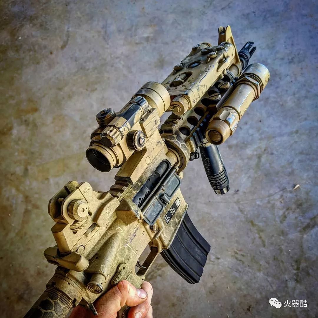 【国外枪迷相册】不知道拥有这么多经典武器是不是一种很嗨的感觉