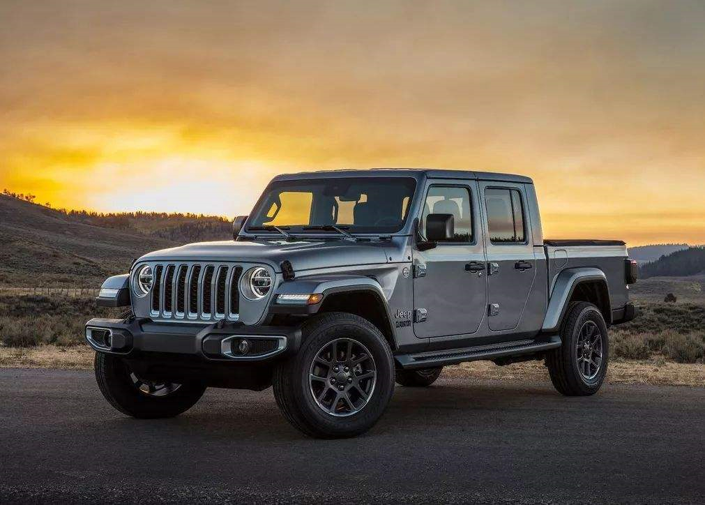 jeep推出角斗士,23.48万起,网友:这就是一辆牧马人!