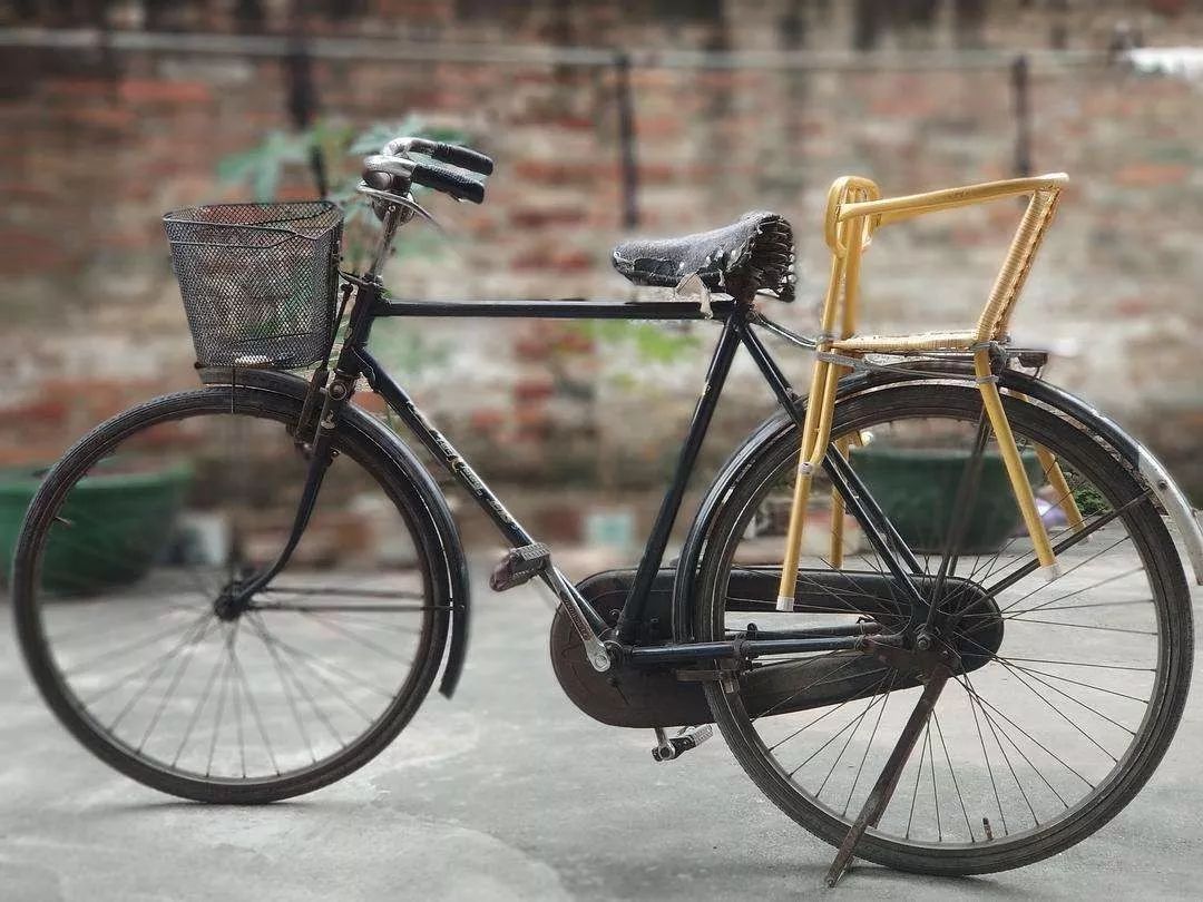 共享单车"寒冬未过" 上海凤凰逆势推资产重组动机待解_自行车