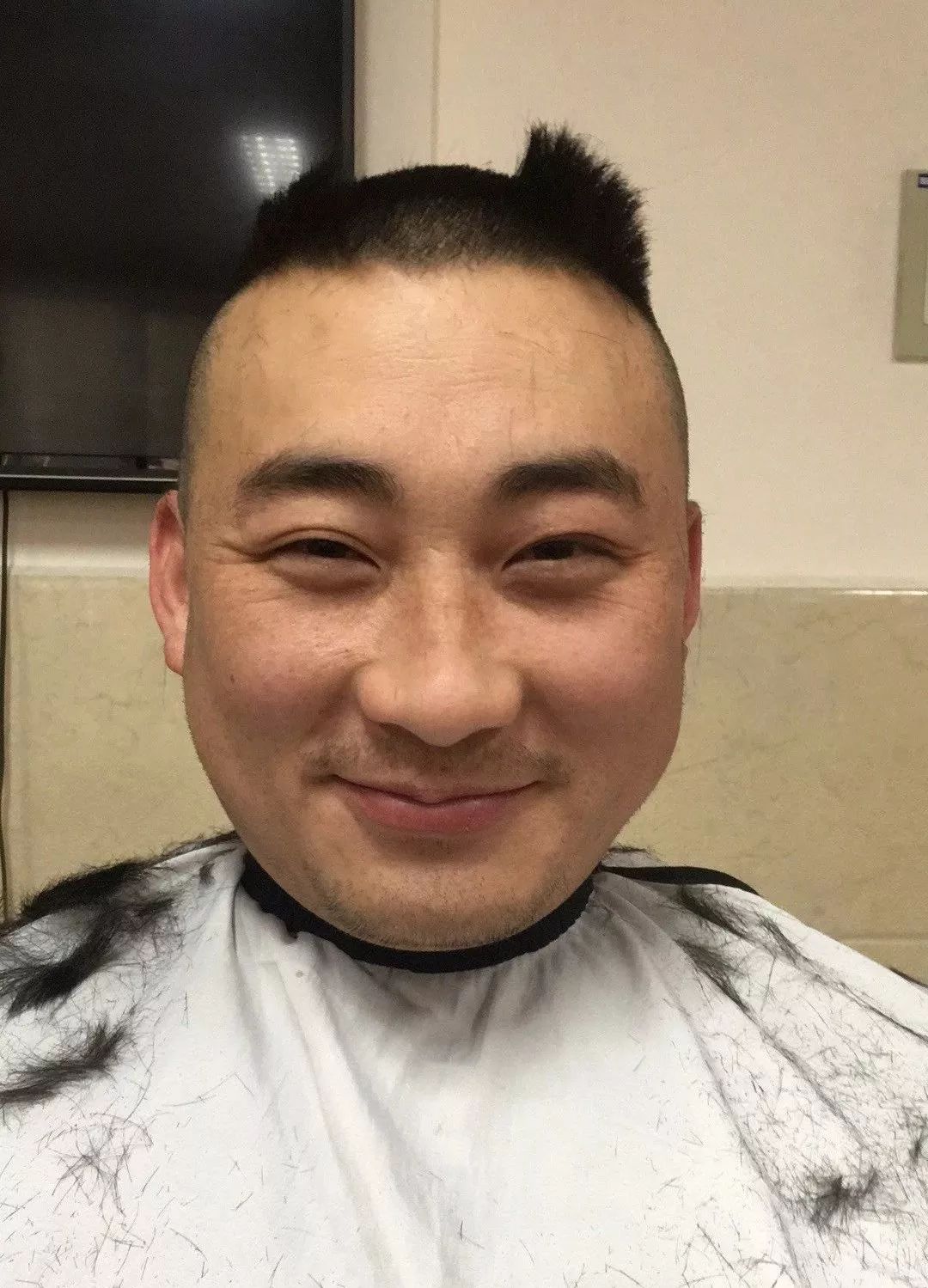 泸定抗疫一线那些被发型封印的颜值
