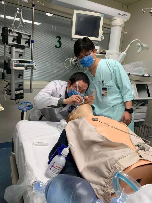 全员皆兵北京协和医院全面开展重症与防护员工培训