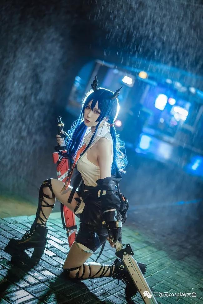 超有镜头感明日方舟星熊陈cos隔着屏幕感受到了气场