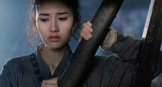 《倩女幽魂2:人间道》,她饰演了傅家妹妹月池,姐姐是王祖贤演的傅清风