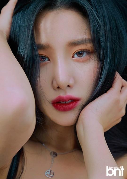 韩国女团berrygood成员赵贤最新杂志写真曝光