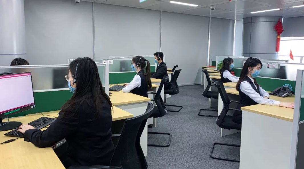 客服人在担当广西农信966888口罩后面的声音依然温暖