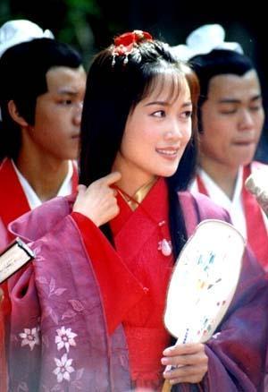 梁小冰晒照50岁不显老颜值逆生长似少女祝英台马文才恩爱如昔