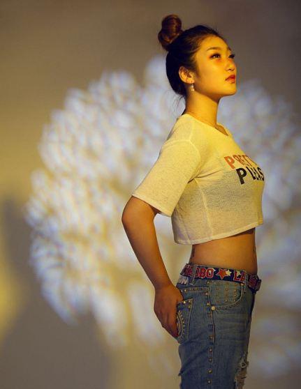 25岁女篮美女李梦当众脱惹争议年薪仅不及周琦的百分之一