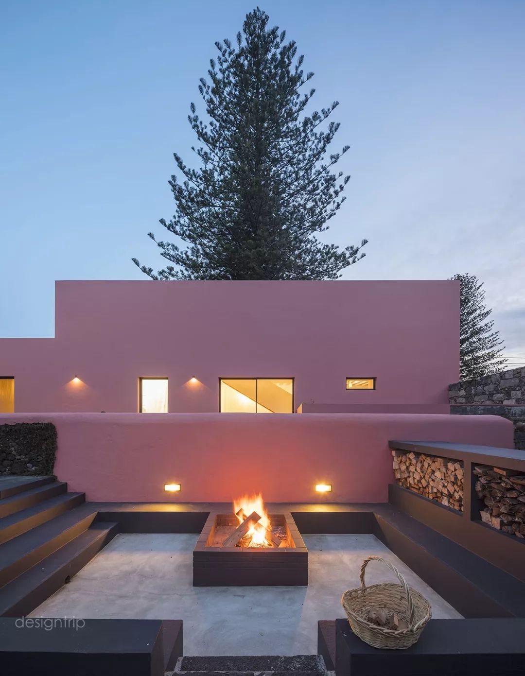 ins风粉色建筑,春生万物,心归南山