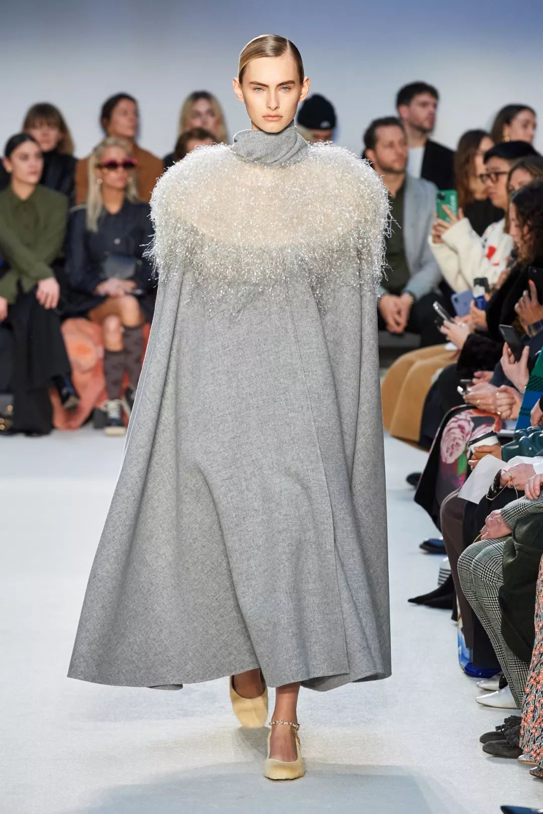 jwanderson2020秋冬系列用简洁有力的时装廓形为当下成熟的多变的敏锐