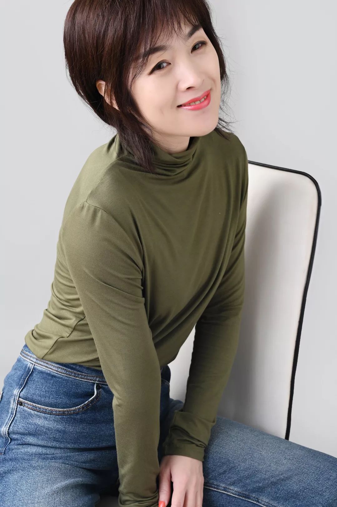 平平无奇的它,凭什么成为整身造型的灵魂单品