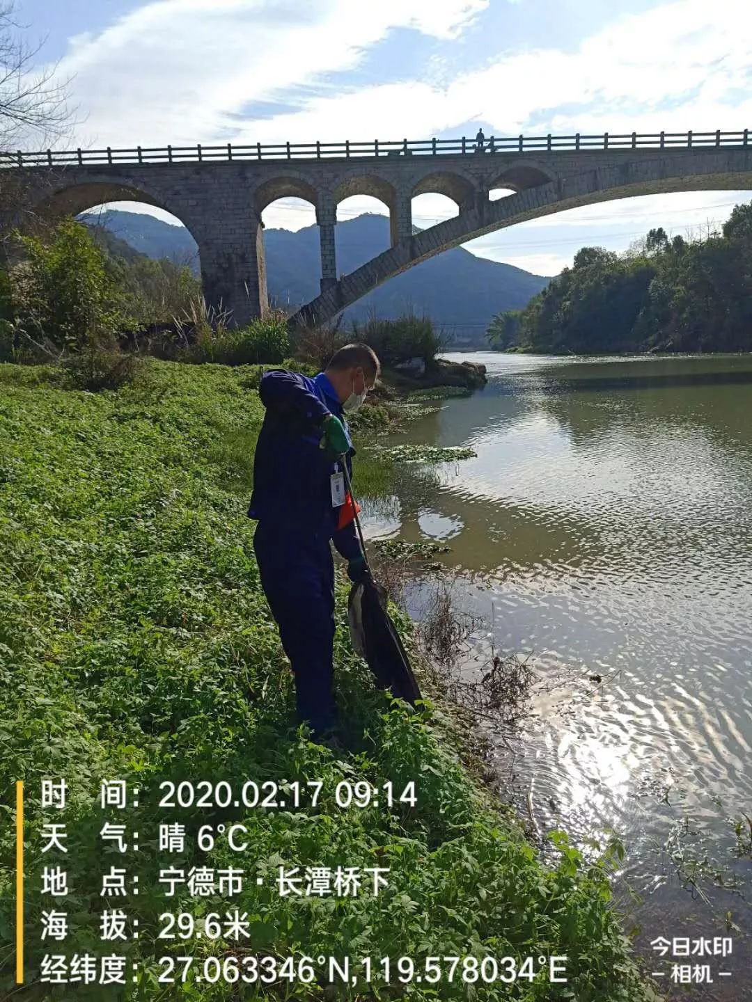 福安市康厝乡长潭村专管员雷润金▲福安市坂中乡专管员集中处理河道