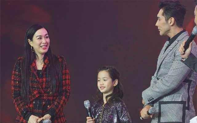 与第一任比利时丈夫未婚先育,生下混血大美女yasmine,中文名严淑晴(跟