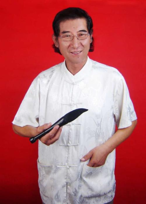 《笔尖上的中国——盛世图腾》一书中,与欧阳中石,刘大为,张海等大家