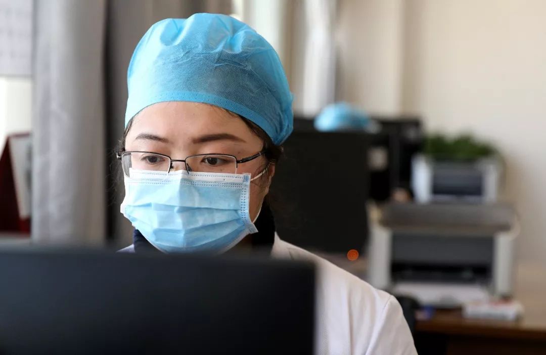 90后呼吸科女医生的疫线故事
