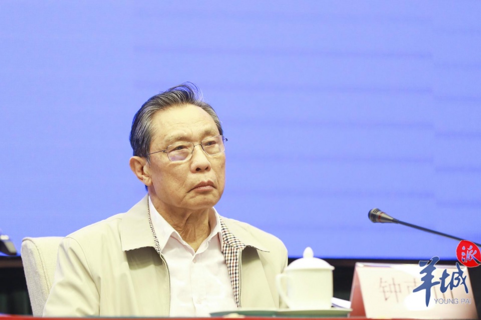 省科技厅厅长王瑞军,国家卫健委高级别专家组组长,中国工程院院士钟