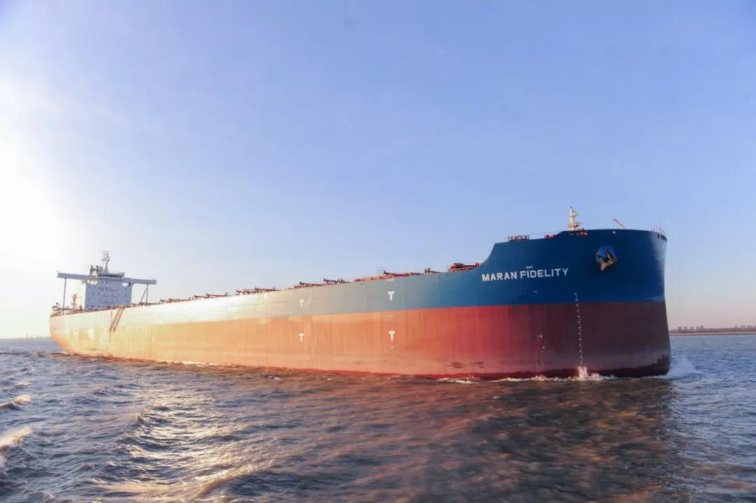 外高桥造船一座钻井平台交付离厂 两船试航凯旋——一天完成三大生产