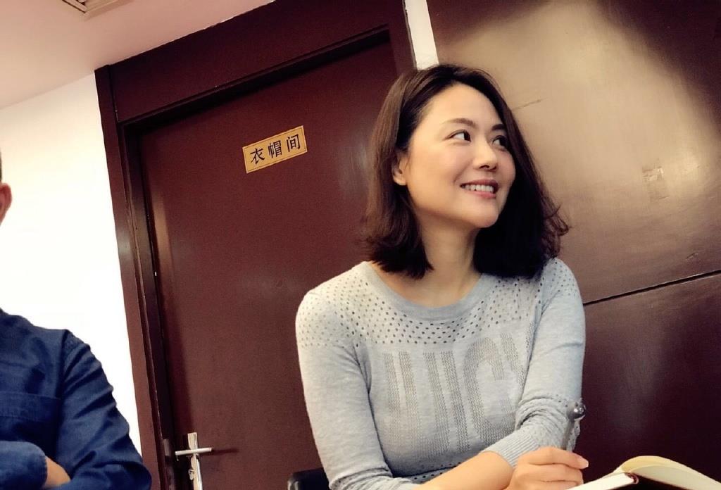 柳红本尊回复杨紫,她已结婚非常幸福,二人曾在15年前饰演母女_陈莹