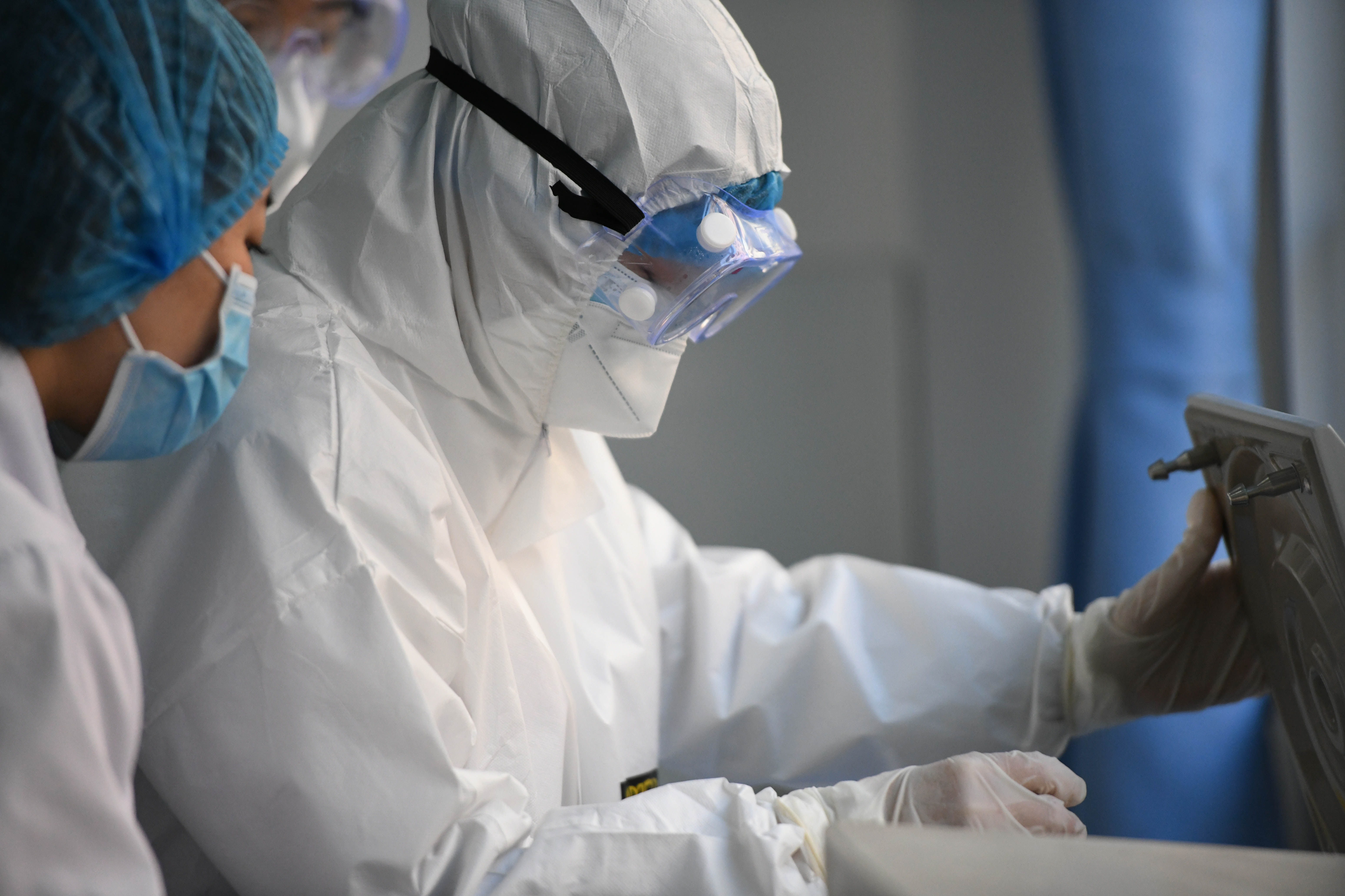 安徽合肥最美逆行者用生命守护抗疫第一道防线