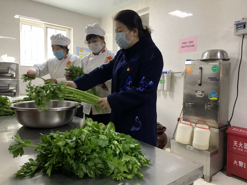 原创战疫必胜我们是抗战的后勤部