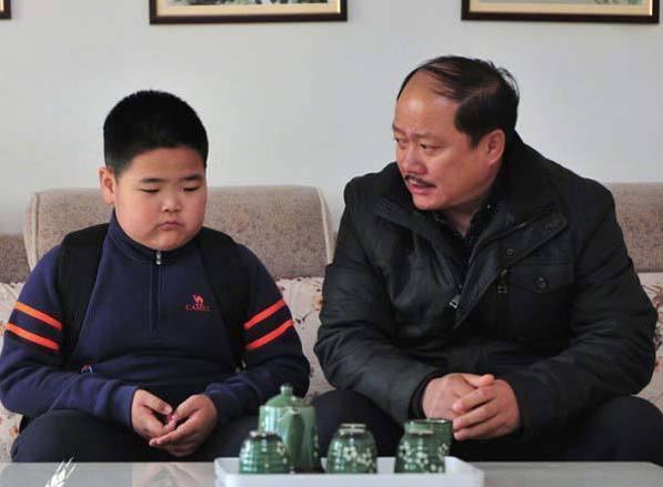 15岁谢飞机撞脸李现扬言要和李现斗舞1秒变花痴